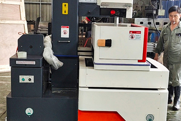 Công ty TNHH Công ty TNHH Máy công cụ Jiangsu Chuangwei CNC.